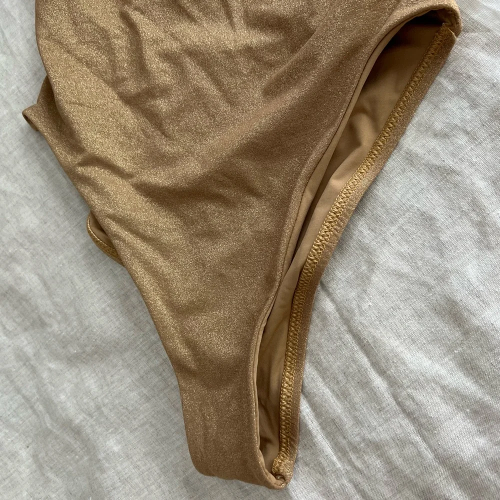 Vitamin A Jenna high leg one piece. - Picture 7 of 12